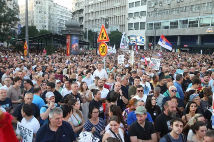 Protest de amploare la Belgrad împotriva unui proiect minier controversat. Poliția a făcut arestări Protest de amploare la Belgrad împotriva unui proiect minier controversat. Poliția a făcut arestări