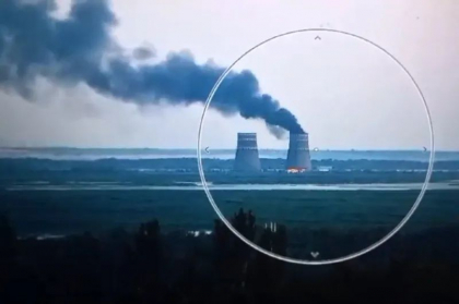 Pericol de accident nuclear la centrala Zaporojie. Mai multe explozii au pornit un incendiu la instalația de răcire Pericol de accident nuclear la centrala Zaporojie. Mai multe explozii au pornit un incendiu la instalația de răcire