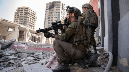 Soldații israelieni din Gaza „folosesc civilii ca scuturi umane”: „Vieţile noastre sunt mai importante decât ale lor” Soldații israelieni din Gaza „folosesc civilii ca scuturi umane”: „Vieţile noastre sunt mai importante decât ale lor”