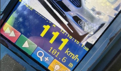Un şofer - tras pe dreapta pentru că se deplasa cu viteza excesivă prin capitală. Ce pedeapsă va primi bărbatul - FOTO
