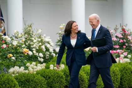 Joe Biden îi predă ștafeta Kamalei Harris în Chicago și își ia adio de la viața politică, după jumătate de secol de activitate Joe Biden îi predă ștafeta Kamalei Harris în Chicago și își ia adio de la viața politică, după jumătate de secol de activitate
