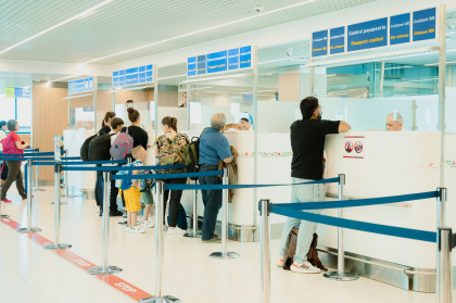 Două persoane din Ecuador au făcut cale întoarsă pe Aeroportul Internațional Chișinău, după ce au încercat sa intre în țară cu acte falsificate
Două persoane din Ecuador au făcut cale întoarsă pe Aeroportul Internațional Chișinău, după ce au încercat sa intre în țară cu acte falsificate