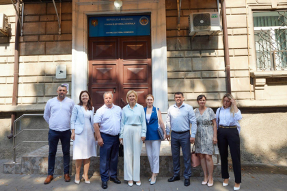„Primul pas spre participarea la alegerile prezidențiale este realizat”. Irina Vlah a depus cerere la CEC - FOTO