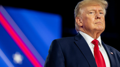 Trump anunţă lansarea propriei platforme de criptomonede. „Americanii au fost storşi de prea mult timp de marile bănci”