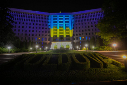 Clădirea Parlamentului va fi iluminată în culorile steagului Ucrainei. Igor Grosu: „în semn de solidaritate” Clădirea Parlamentului va fi iluminată în culorile steagului Ucrainei. Igor Grosu: „în semn de solidaritate”