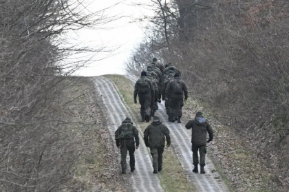 Spațiul aerian al NATO, încălcat în timpul atacului rusesc masiv asupra Ucrainei. Polonia caută o dronă cu 100 de soldați și un elicopter
