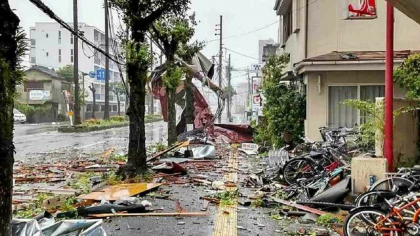 Japonia, devastată de taifun. Vântul bate cu 200 km/h și sute de zboruri au fost anulate. Mai multe persoane au murit - VIDEO Japonia, devastată de taifun. Vântul bate cu 200 km/h și sute de zboruri au fost anulate. Mai multe persoane au murit - VIDEO