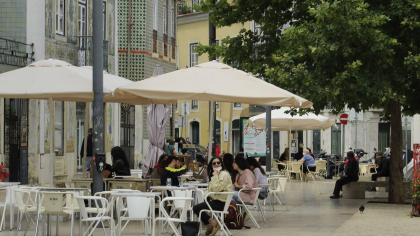 „Faci cu ochiul, plătești mai puțin”. Cum sunt înșelați turiștii străini la restaurantele din Lisabona „Faci cu ochiul, plătești mai puțin”. Cum sunt înșelați turiștii străini la restaurantele din Lisabona