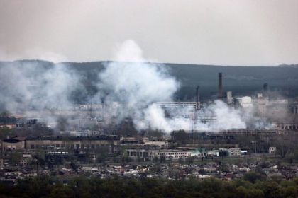 Cel puţin cinci morţi, inclusiv un copil, şi 40 de răniţi, la Harkov, într-un atac rus. Moscova revendică cucerirea altor trei sate în estul Ucrainei Cel puţin cinci morţi, inclusiv un copil, şi 40 de răniţi, la Harkov, într-un atac rus. Moscova revendică cucerirea altor trei sate în estul Ucrainei