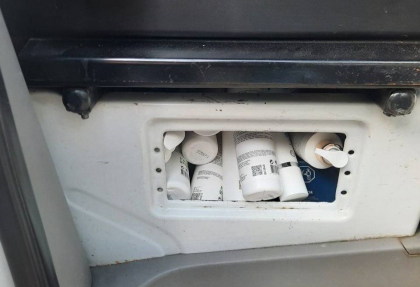 Marfă de 50 de mii de lei nedeclarată, depistată într-un microbuz ce se deplasa din Letonia. Ce a spus șoferul vameșilor - FOTO