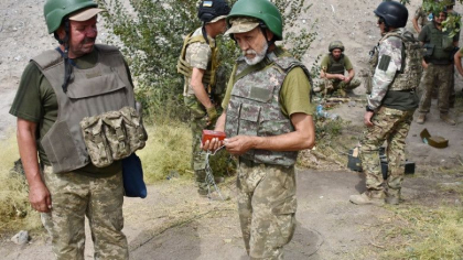Noii recruți ai Ucrainei au vârste între 40 și 50 de ani. Cum sunt pregătiți pentru lupta cu rușii Noii recruți ai Ucrainei au vârste între 40 și 50 de ani. Cum sunt pregătiți pentru lupta cu rușii