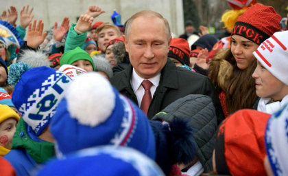 Luxul în care trăiesc fiii secreți ai lui Putin. Se joacă doar cu slujitorii și îl enervează pe tată cu desene Disney - VIDEO Luxul în care trăiesc fiii secreți ai lui Putin. Se joacă doar cu slujitorii și îl enervează pe tată cu desene Disney - VIDEO