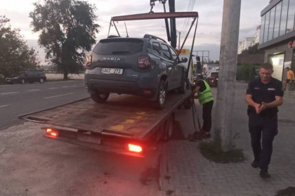A urcat la volan fără a deține permis de conducere. Fiul unui președinte al Organizației teritoriale a unui partid din Orhei, tras pe dreapta - FOTO A urcat la volan fără a deține permis de conducere. Fiul unui președinte al Organizației teritoriale a unui partid din Orhei, tras pe dreapta - FOTO