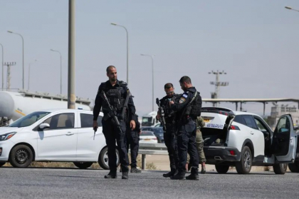 Trei civili uciși la granița dintre Israel și Iordania. Atacatorul a fost ucis de militarii israelieni Trei civili uciși la granița dintre Israel și Iordania. Atacatorul a fost ucis de militarii israelieni