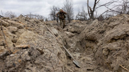 19.000 de dezertori în armata ucraineană. Situația e atât de gravă încât militarii sunt iertați „la prima dezertare” 19.000 de dezertori în armata ucraineană. Situația e atât de gravă încât militarii sunt iertați „la prima dezertare”