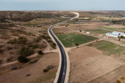 Centura de la Vulcănești - în reparație. Ministrul Infrastructurii: „Drumarii finalizează deja aplicarea primului strat de beton pe tronson” - FOTO Centura de la Vulcănești - în reparație. Ministrul Infrastructurii: „Drumarii finalizează deja aplicarea primului strat de beton pe tronson” - FOTO
