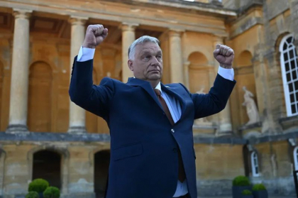 Viktor Orban a apelat la o metodă rusească pentru a slăbi. Ce este kettlebell, noua pasiune a premierului ungar Viktor Orban a apelat la o metodă rusească pentru a slăbi. Ce este kettlebell, noua pasiune a premierului ungar