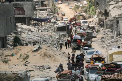 Atac israelian într-o zonă „umanitară” din Gaza: 19 morți. Un convoi ONU, ținut în loc sub amenințarea armei de armata israeliană
Atac israelian într-o zonă „umanitară” din Gaza: 19 morți. Un convoi ONU, ținut în loc sub amenințarea armei de armata israeliană