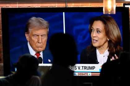 Dezbatere cu scântei: Trump a fost pus în defensivă, Harris și democrații jubilează. Dar cum va influența confruntarea de azi dinamica cursei pentru Casa Albă
