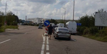 Atenție, călători. S-au format ambuteiaje la vama Leușeni-Albița. Precizările IGPF Atenție, călători. S-au format ambuteiaje la vama Leușeni-Albița. Precizările IGPF