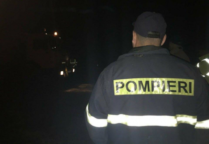 Salvatorii au intervenit în peste 300 de misiuni, în ultimele 24 de ore: 30 de persoane, inclusiv 3 copii - au fost evacuate din calea puhoaielor Salvatorii au intervenit în peste 300 de misiuni, în ultimele 24 de ore: 30 de persoane, inclusiv 3 copii - au fost evacuate din calea puhoaielor