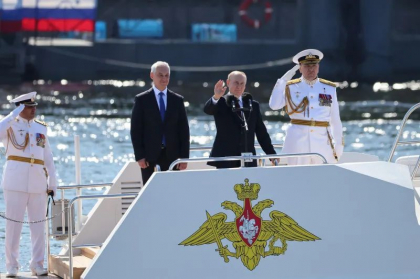 Vladimir Putin mărește dimensiunea armatei ruse pentru a treia oară de la începutul războiului
Vladimir Putin mărește dimensiunea armatei ruse pentru a treia oară de la începutul războiului