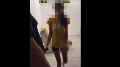 Șocant. Trei tinere - reținute, după ce puneau adolescente să presteze servicii sexuale. Poliția: „Victimele aveau probleme financiare și le promiteau câștiguri atractive” - VIDEO Șocant. Trei tinere - reținute, după ce puneau adolescente să presteze servicii sexuale. Poliția: „Victimele aveau probleme financiare și le promiteau câștiguri atractive” - VIDEO
