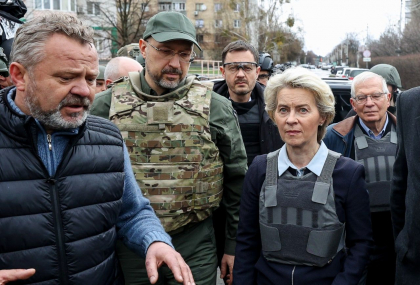 Ursula von der Leyen anunță că se va deplasa vineri în Ucraina: UE va transfera Kievului 160 de milioane de euro din active rusești înghețate Ursula von der Leyen anunță că se va deplasa vineri în Ucraina: UE va transfera Kievului 160 de milioane de euro din active rusești înghețate
