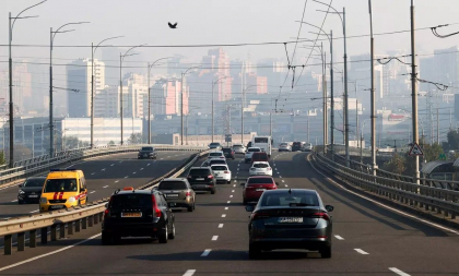 Poluare alarmantă în Kiev. Capitala s-a trezit acoperită de o ceață toxică