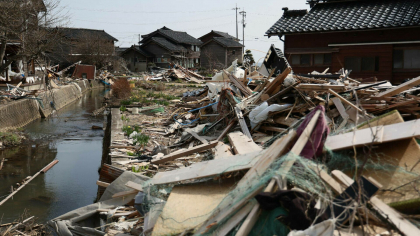 Japonia este afectată de inundații și alunecări de teren. Cel puțin o persoană a murit și alte șase sunt dispărute
Japonia este afectată de inundații și alunecări de teren. Cel puțin o persoană a murit și alte șase sunt dispărute