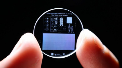Genomul uman a fost stocat pe un „cristal de memorie 5D” care ar putea restaura umanitatea după Apocalipsă
Genomul uman a fost stocat pe un „cristal de memorie 5D” care ar putea restaura umanitatea după Apocalipsă
