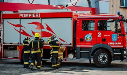 Incendiu la Ciocana. Un echipaj de pompieri a intervenit la fața locului. Ce a luat foc