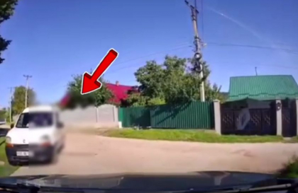 Noi detalii despre cazul din Orhei, unde un copil a fost surprins la volanul unui automobil: Poliția s-a autosesizat și a sancționat tatăl băiatului Noi detalii despre cazul din Orhei, unde un copil a fost surprins la volanul unui automobil: Poliția s-a autosesizat și a sancționat tatăl băiatului