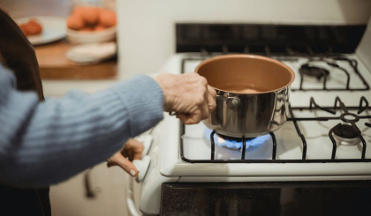 Groaznic. O femeie din Ungheni și-a stropit fiica cu apă fierbinte, după ce a consumat alcool. Ce pedeapsă a primit aceasta Groaznic. O femeie din Ungheni și-a stropit fiica cu apă fierbinte, după ce a consumat alcool. Ce pedeapsă a primit aceasta