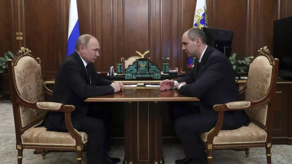 Fiul guvernatorului regiunii ruse Orenburg a plecat în America, să joace hochei profesionist. Tatăl lui, loial lui Putin, este pe lista de sancțiuni a SUA Fiul guvernatorului regiunii ruse Orenburg a plecat în America, să joace hochei profesionist. Tatăl lui, loial lui Putin, este pe lista de sancțiuni a SUA