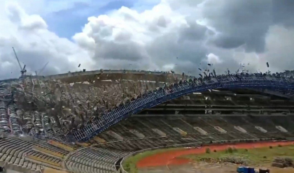 Imagini impresionante: Momentul în care unul dintre cele mai mari stadioane din lume este demolat în câteva secunde - VIDEO