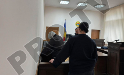 Bărbatul care și-a violat fiica vitregă și a lasat-o însarcinată la 11 ani a fost condamnat la detenție pe viață. Acesta își recunoaște vina parțial Bărbatul care și-a violat fiica vitregă și a lasat-o însarcinată la 11 ani a fost condamnat la detenție pe viață. Acesta își recunoaște vina parțial