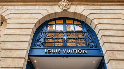 Jaf ca în filme într-un magazin de lux din Paris. Hoții au furat produse de aproape 1.000.000 de euro și s-au făcut nevăzuți Jaf ca în filme într-un magazin de lux din Paris. Hoții au furat produse de aproape 1.000.000 de euro și s-au făcut nevăzuți