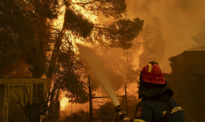Croaţia şi Italia trimit avioane Greciei pentru a ajuta în lupta cu incendiile de pădure şi vegetaţie