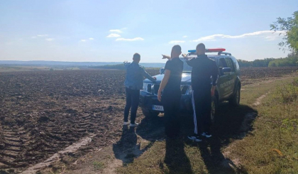Șase ucraineni - depistați în zona de Frontieră Ocnița. IGPF: „Sunt solicitanți de azil pe teritoriul Republicii Moldova” Șase ucraineni - depistați în zona de Frontieră Ocnița. IGPF: „Sunt solicitanți de azil pe teritoriul Republicii Moldova”