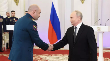 Un colonel ucrainean separatist din Donețk a fost numit reprezentant al lui Putin într-un centru-cheie al industriei ruse de apărare Un colonel ucrainean separatist din Donețk a fost numit reprezentant al lui Putin într-un centru-cheie al industriei ruse de apărare