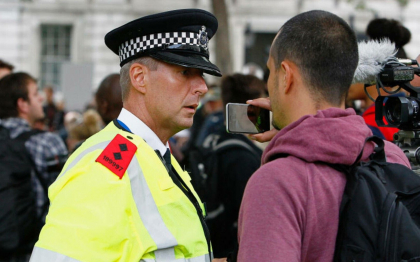 Poliția din Europa poate accesa datele de pe telefonele mobile. În ce situație va acționa