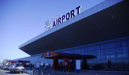 Caz tragic pe Aeroportul Internațional Chișinău. Un bărbat a murit după ce i s-a făcut rău Caz tragic pe Aeroportul Internațional Chișinău. Un bărbat a murit după ce i s-a făcut rău