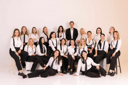 Invitați speciali, muzică bună și dress code total black! Cum a sărbătorit salonul de frumusețe „Victoria Ghecrea” 10 ani de activitate - VIDEO Invitați speciali, muzică bună și dress code total black! Cum a sărbătorit salonul de frumusețe „Victoria Ghecrea” 10 ani de activitate - VIDEO