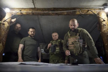 Ucraina e tot mai deschisă față de ideea cedării unor teritorii Rusiei. Ultima înfrângere de pe front complică și mai mult lucrurile Ucraina e tot mai deschisă față de ideea cedării unor teritorii Rusiei. Ultima înfrângere de pe front complică și mai mult lucrurile