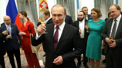 Primele urări de „La mulți ani” pentru Vladimir Putin. Cine sunt „soldații de rând” care l-au ridicat în slăvi pe „țar”