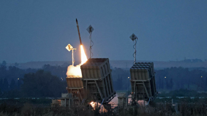 Hamas a lansat o salvă de rachete asupra Tel Aviv-ului, în ziua în care se împlineşte un an de la incursiunea sa în Israel

