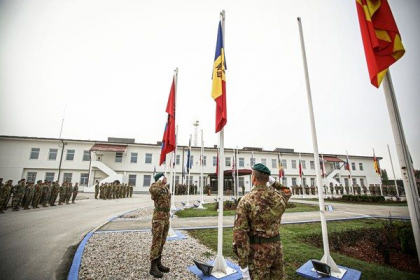 Militarii moldoveni și-au început misiunea în Bosnia și Herțegovina. Drapelul de Stat al Republicii Moldova - arborat la Sarajevo - FOTO