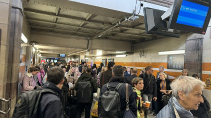 Incident cu un tren în care se aflau europarlamentari: „A explodat locomotiva”, spune un angajat al Parlamentului European - FOTO Incident cu un tren în care se aflau europarlamentari: „A explodat locomotiva”, spune un angajat al Parlamentului European - FOTO