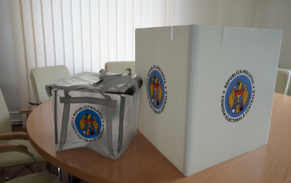 Alegătorii cu probleme de sănătate pot solicita votarea la domiciliu. Explicațiile CEC
